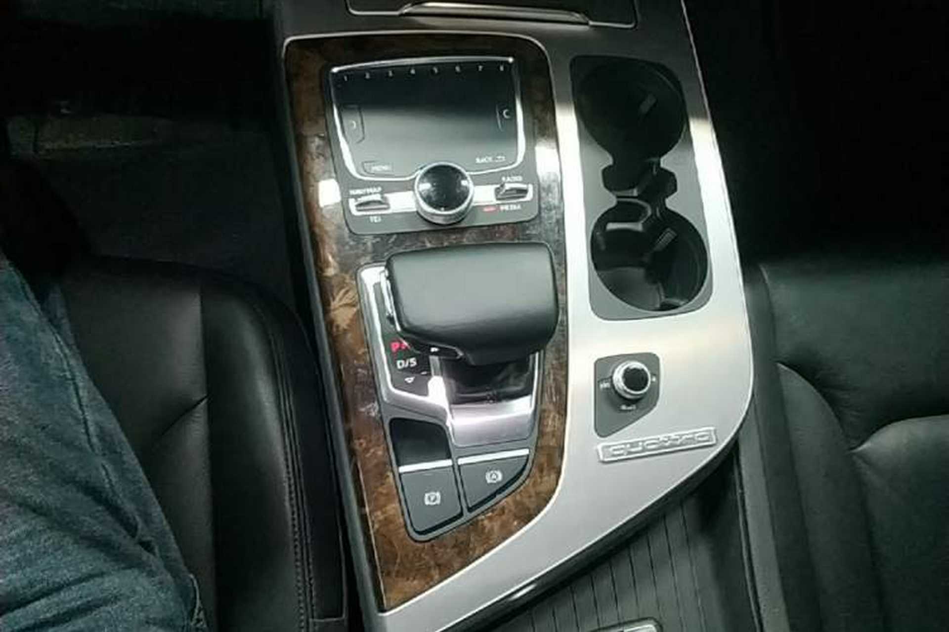 Used Audi Q7 2016 40 TFSI Comfort Model Gear Lever