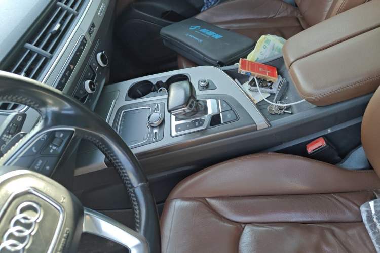 Used Audi Q7 2016 40 TFSI Comfort Model Gear Lever