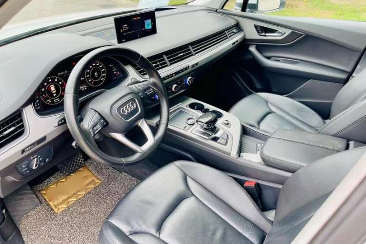 Used Audi Q7 2016 45 TFSI Technology Edition Interior 1