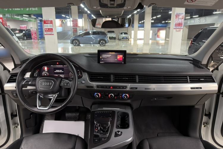Used Audi Q7 2016 40 TFSI S line Sport Edition Interior 2