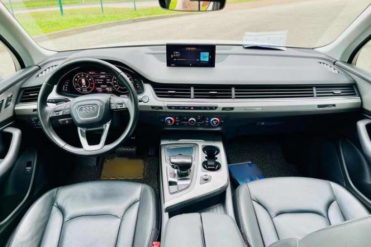 Used Audi Q7 2016 45 TFSI Technology Edition Interior 2