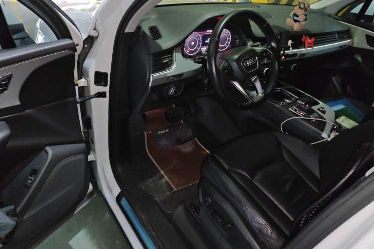Used Audi Q7 2016 40 TFSI Comfort Model Interior 3