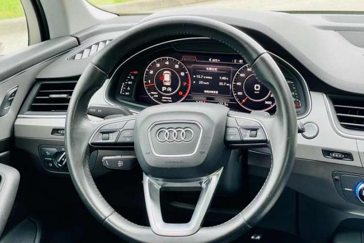 Used Audi Q7 2016 45 TFSI Technology Edition Interior 3