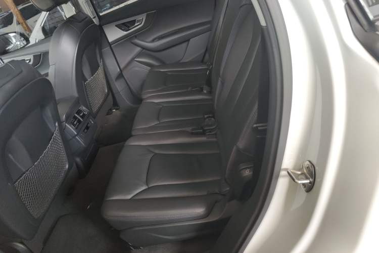 Used Audi Q7 2016 40 TFSI Comfort Model Interior 4