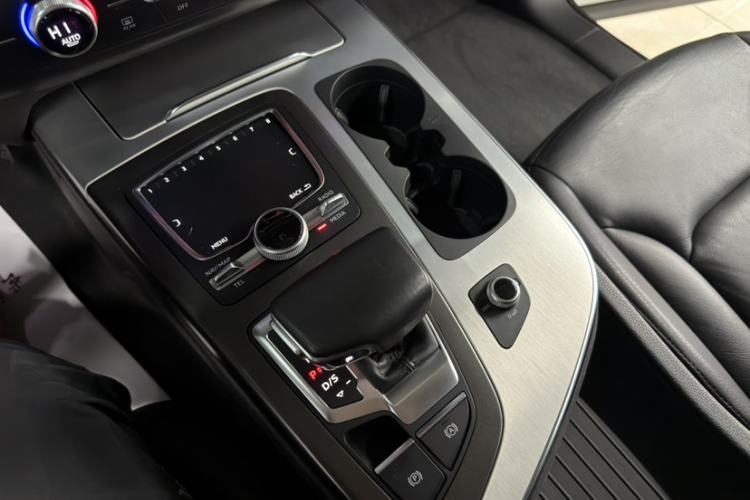 Used Audi Q7 2016 40 TFSI S line Sport Edition Interior 5