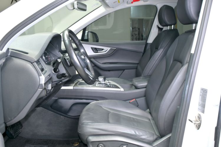 Used Audi Q7 2016 40 TFSI Comfort Model Interior 7