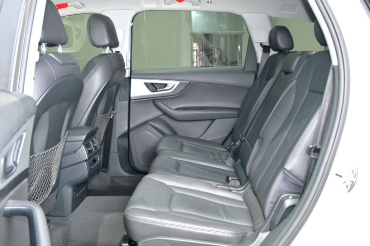 Used Audi Q7 2016 40 TFSI Comfort Model Interior 8