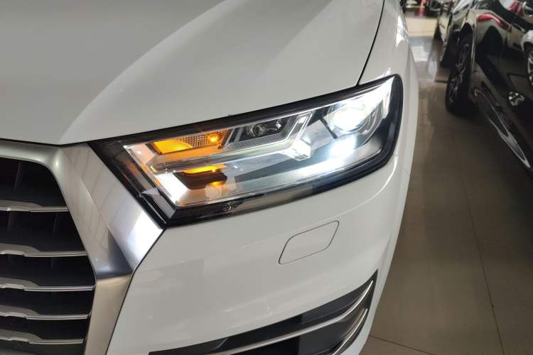 Used Audi Q7 2016 40 TFSI Comfort Model Left Front Headlight