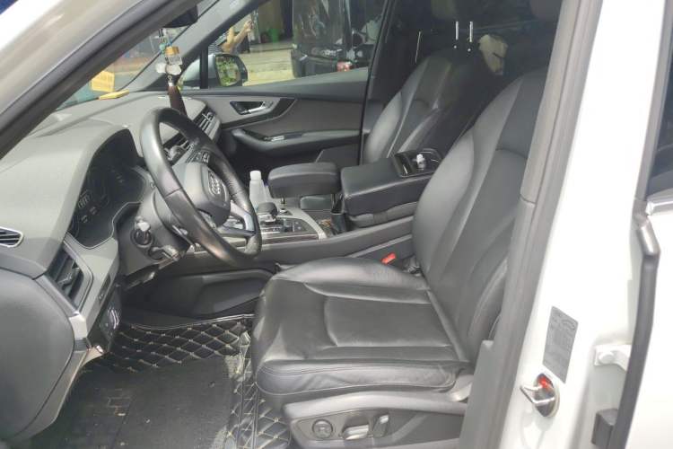 Used Audi Q7 2016 45 TFSI Technology Edition Left Front Seat