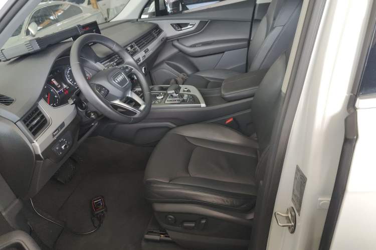 Used Audi Q7 2016 40 TFSI Comfort Model Left Front Seat