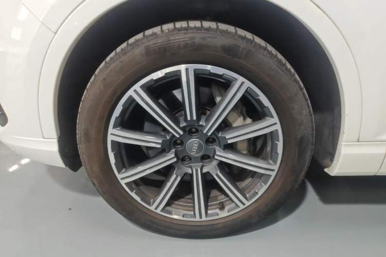 Used Audi Q7 2016 45 TFSI S line Sport Edition Left Front Wheel Hub