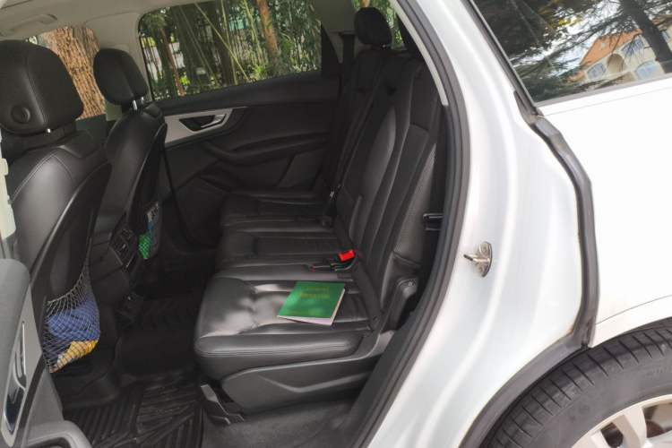 Used Audi Q7 2016 40 TFSI Comfort Model Left Rear Seat