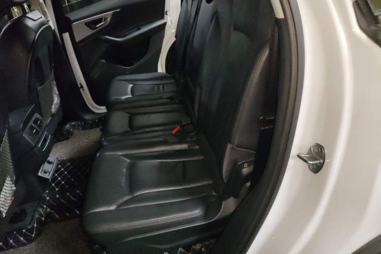 Used Audi Q7 2016 40 TFSI Comfort Model Left Rear Seat