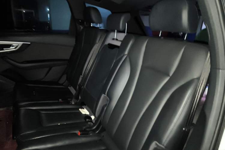 Used Audi Q7 2016 45 TFSI Technology Edition Left Rear Seat