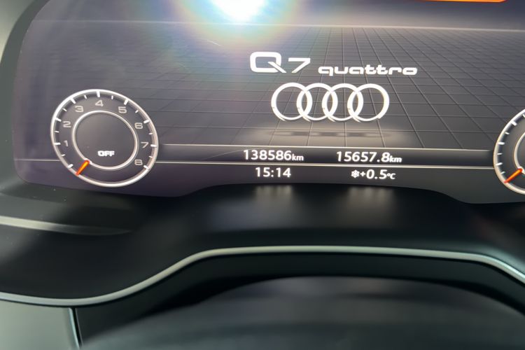 Used Audi Q7 2016 40 TFSI S line Sport Edition Odometer Close Up