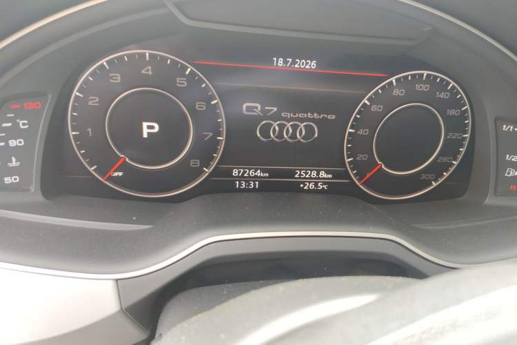 Used Audi Q7 2016 45 TFSI Technology Edition Odometer Close Up