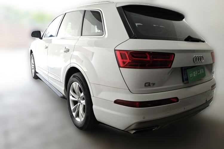 Used Audi Q7 2016 40 TFSI Comfort Model Rear Left 45 Deg
