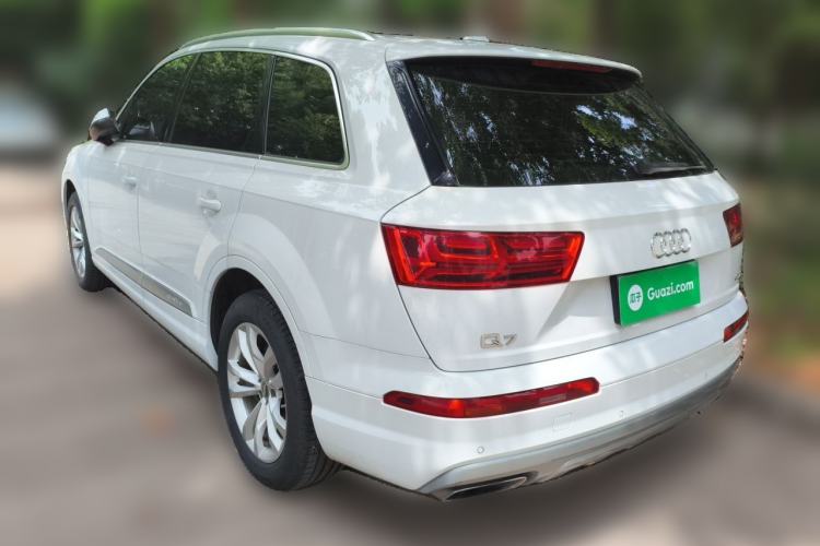 Used Audi Q7 2016 40 TFSI Comfort Model Rear Left 45 Deg