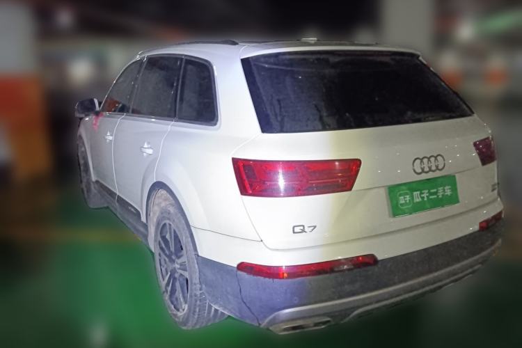 Used Audi Q7 2016 40 TFSI 7 seats Rear Left 45 Deg