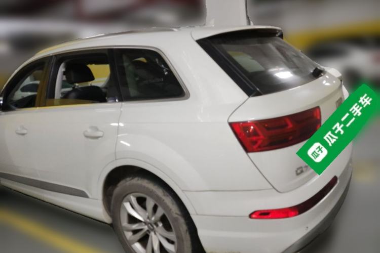 Used Audi Q7 2016 40 TFSI Comfort Model Rear Left 45 Deg