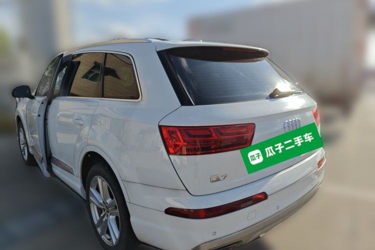 Used Audi Q7 2016 40 TFSI Comfort Model Rear Left 45 Deg