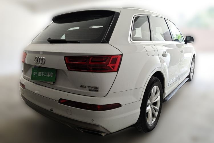 Used Audi Q7 2016 40 TFSI Comfort Model Rear Right 45 Deg