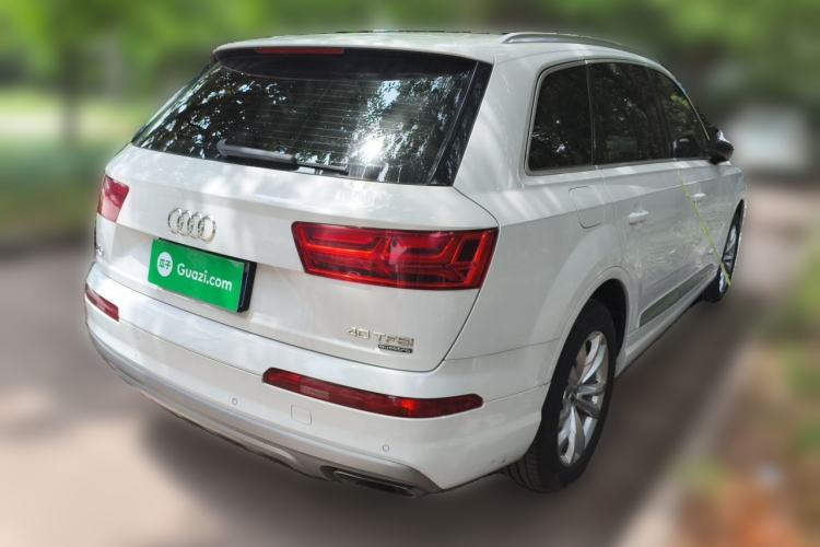 Used Audi Q7 2016 40 TFSI Comfort Model Rear Right 45 Deg