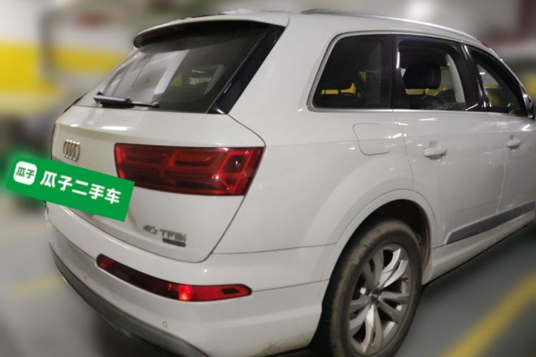 Used Audi Q7 2016 40 TFSI Comfort Model Rear Right 45 Deg
