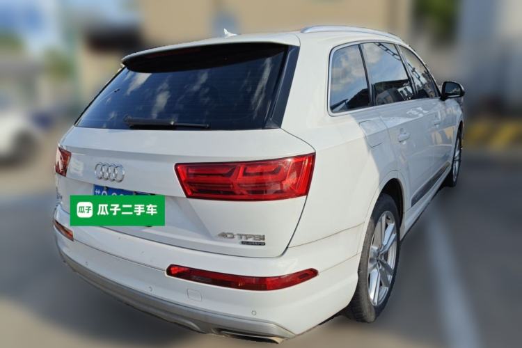Used Audi Q7 2016 40 TFSI Comfort Model Rear Right 45 Deg