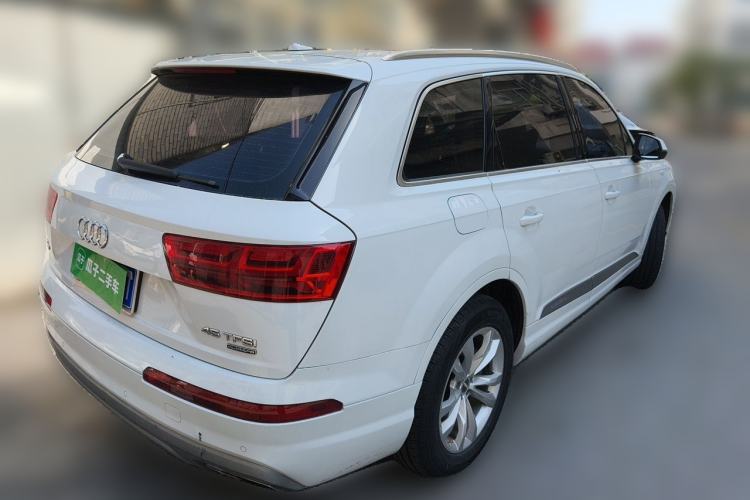 Used Audi Q7 2016 45 TFSI Technology Edition Rear Right 45 Deg