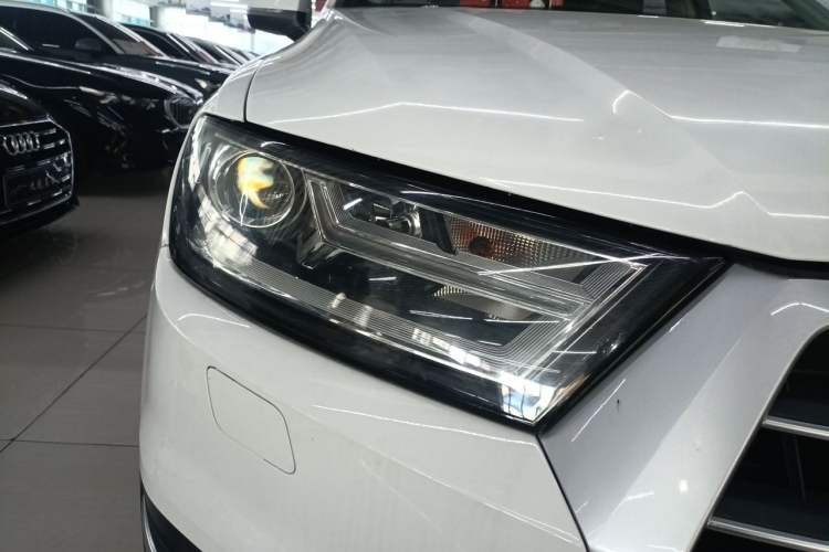 Used Audi Q7 2016 45 TFSI Technology Edition Right Front Headlight