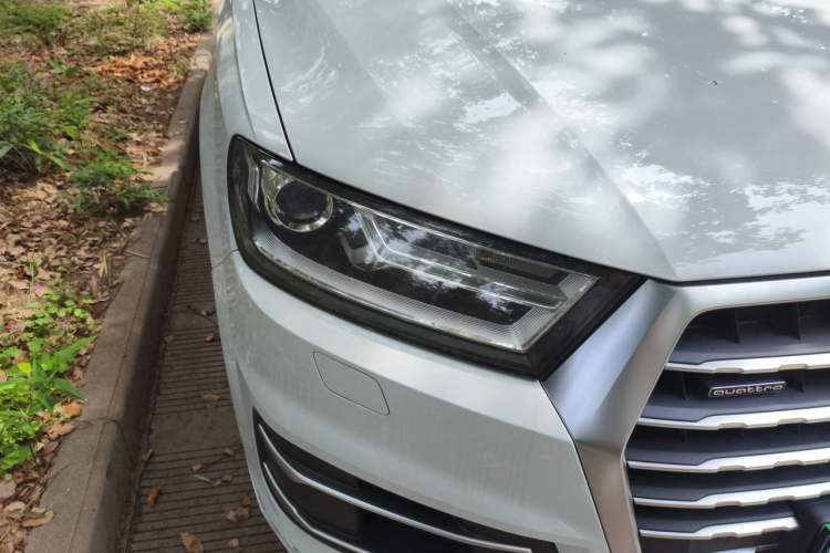 Used Audi Q7 2016 40 TFSI Comfort Model Right Front Headlight