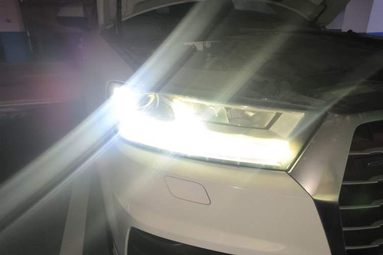 Used Audi Q7 2016 45 TFSI Technology Edition Right Front Headlight