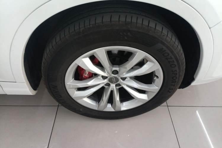 Used Audi Q7 2016 45 TFSI Technology Edition Right Front Wheel Hub
