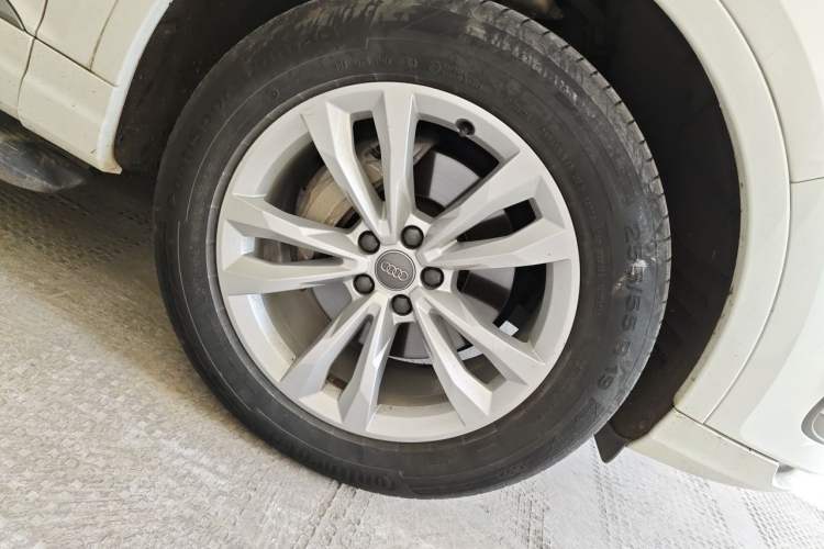Used Audi Q7 2016 40 TFSI Comfort Model Right Front Wheel Hub