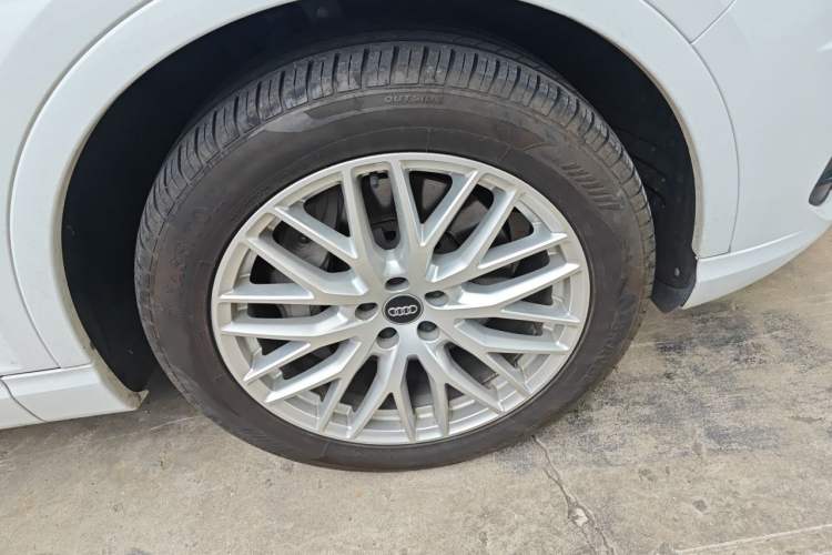 Used Audi Q7 2016 45 TFSI S line Sport Edition Right Front Wheel Hub