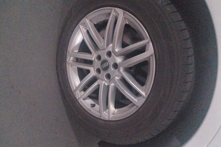 Used Audi Q7 2016 40 TFSI Comfort Model Right Front Wheel Hub