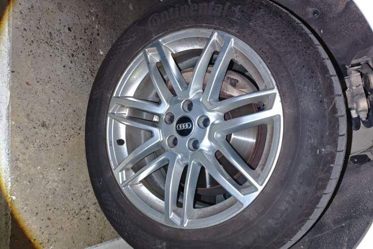 Used Audi Q7 2016 40 TFSI S line Sport Edition Right Front Wheel Hub