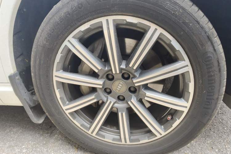 Used Audi Q7 2016 45 TFSI Technology Edition Right Front Wheel Hub