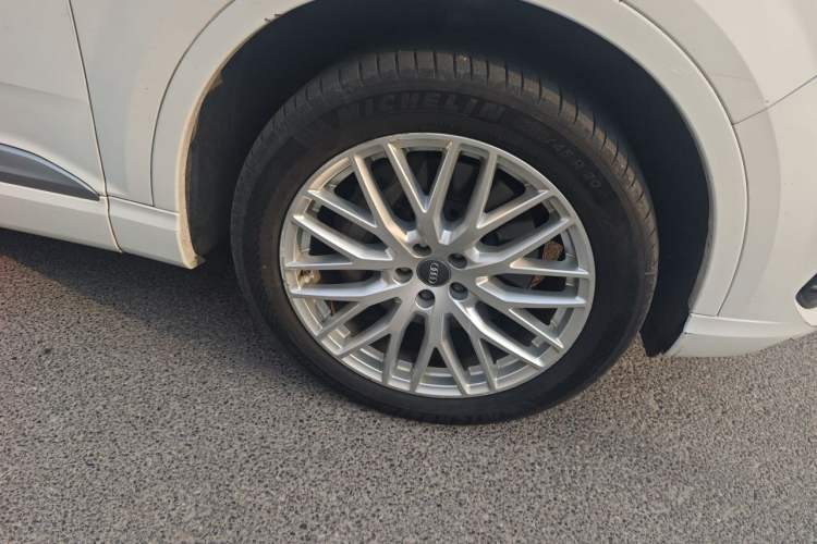 Used Audi Q7 2016 45 TFSI S line Sport Edition Right Front Wheel Hub