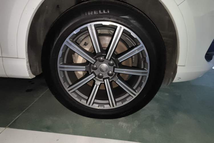 Used Audi Q7 2016 45 TFSI Technology Edition Right Front Wheel Hub