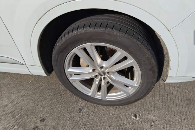 Used Audi Q7 2016 40 TFSI Comfort Model Right Front Wheel Hub