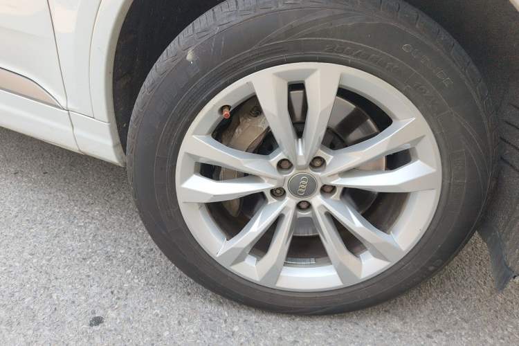 Used Audi Q7 2016 45 TFSI Technology Edition Right Front Wheel Hub