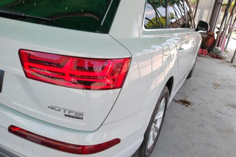 Used Audi Q7 2016 40 TFSI Comfort Model Right Rear Taillight
