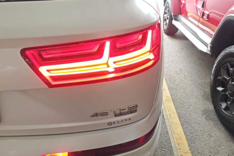 Used Audi Q7 2016 45 TFSI S line Sport Edition Right Rear Taillight