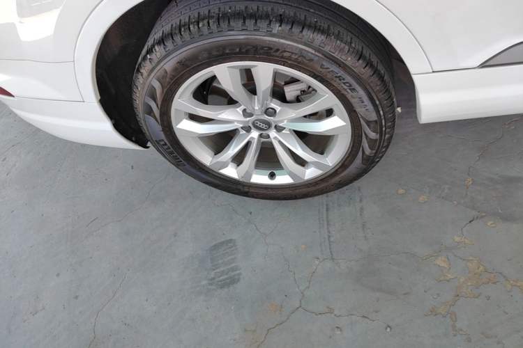 Used Audi Q7 2016 40 TFSI Comfort Model Right Rear Wheel Hub