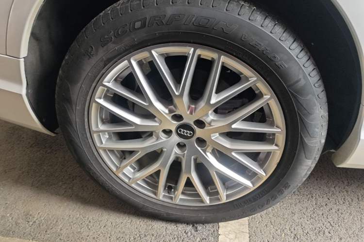 Used Audi Q7 2016 45 TFSI S line Sport Edition Right Rear Wheel Hub