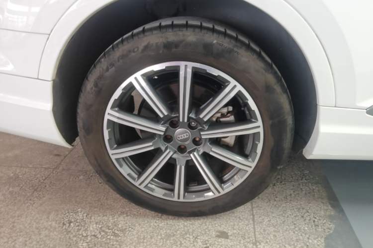 Used Audi Q7 2016 45 TFSI S line Sport Edition Right Rear Wheel Hub