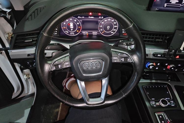 Used Audi Q7 2016 40 TFSI Comfort Model Steering Wheel