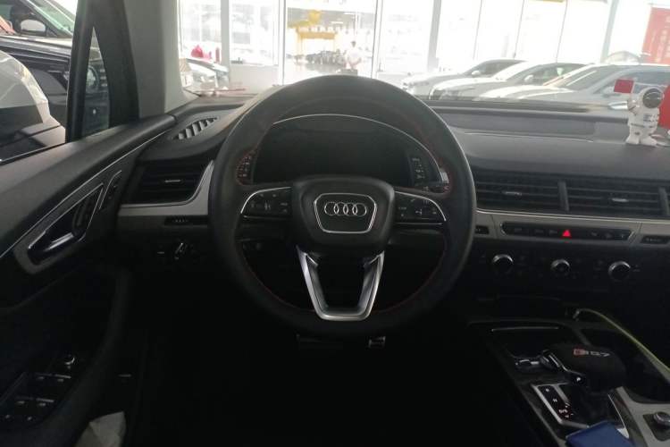 Used Audi Q7 2016 45 TFSI Technology Edition Steering Wheel
